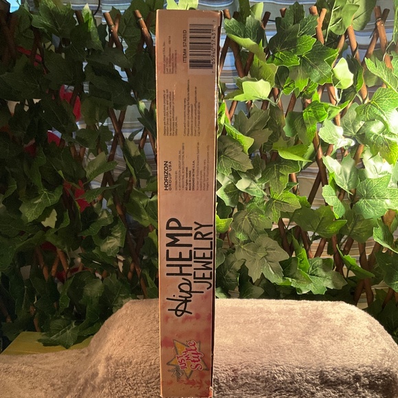 Just My Style Hip Hemp Jewelry Making Kit - Picture 5 of 8